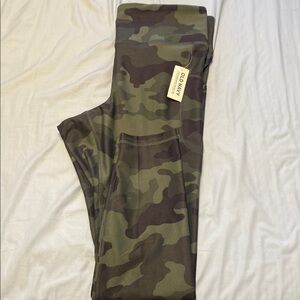 Old Navy Green Camo Leggings